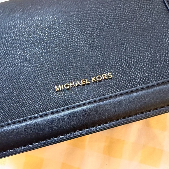 Michael Kors Women's Jet Set Chain Saffiano Leather Flap Crossbody Bag - Picture 3 of 15